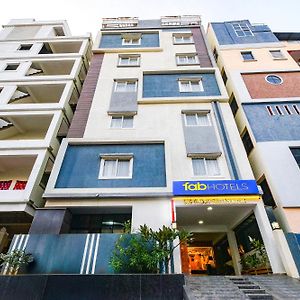 Fabhotel Big Daddy Suites - Nr Nexus Mall, Kukatpally